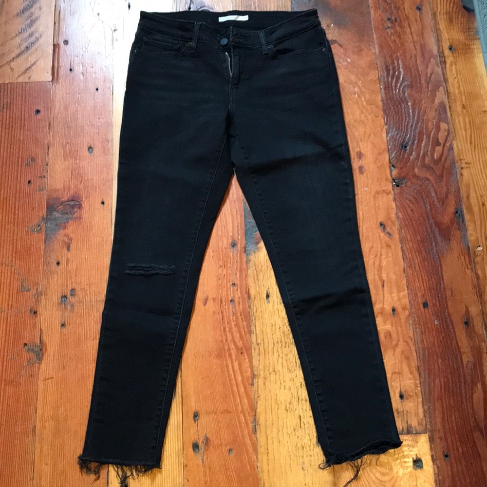Levi’s black 711 skinny jeans
